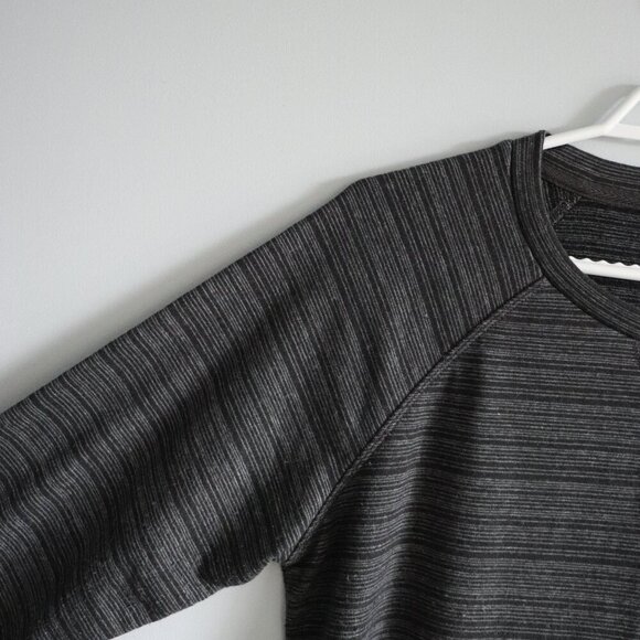 Vntg Champion Men's Sz M Grey Striped Crewneck Pullover Stretch‎ Sweatshirt Top - Picture 3 of 13